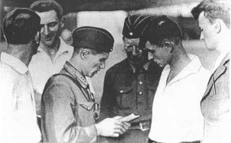 Перед стартом Н-209. Аэродром Щелковский. Слева направо: Чижиков, Черток, Болховитинов, Фролов, Архидьяконский, Альшванг. 12 августа 1937 года