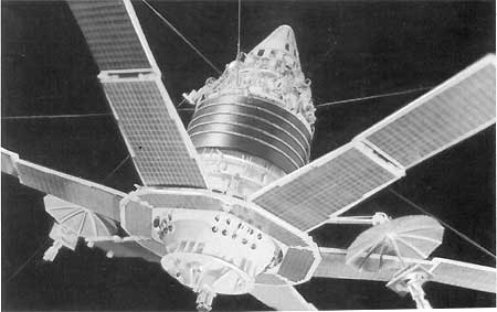 Первый космический аппарат связи «Молния-1»